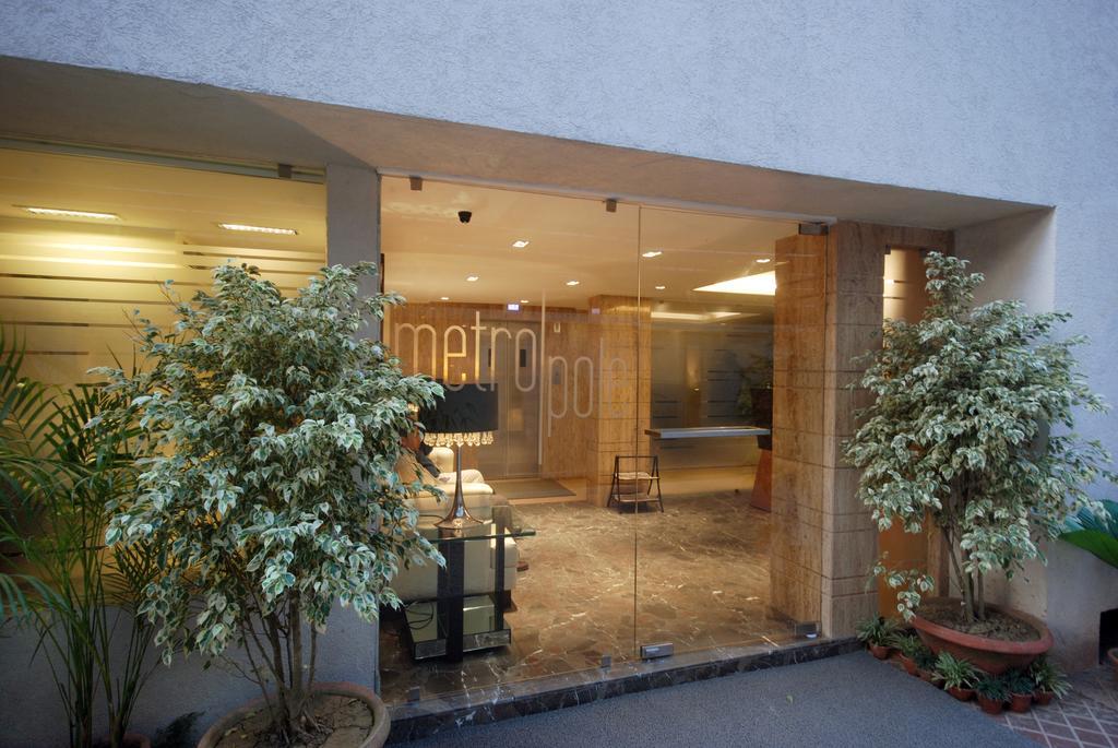 Hotel Metropole Калькутта Экстерьер фото