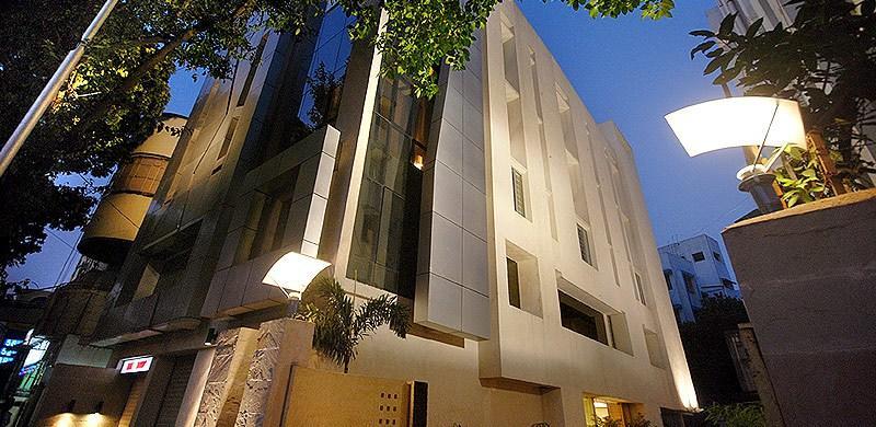 Hotel Metropole Калькутта Экстерьер фото