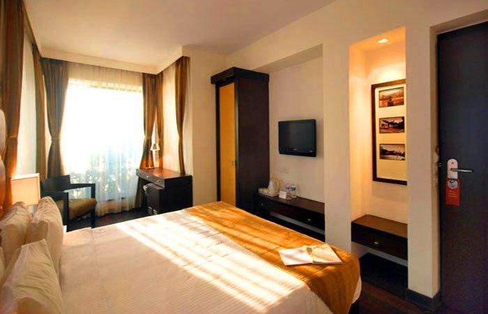 Hotel Metropole Калькутта Экстерьер фото