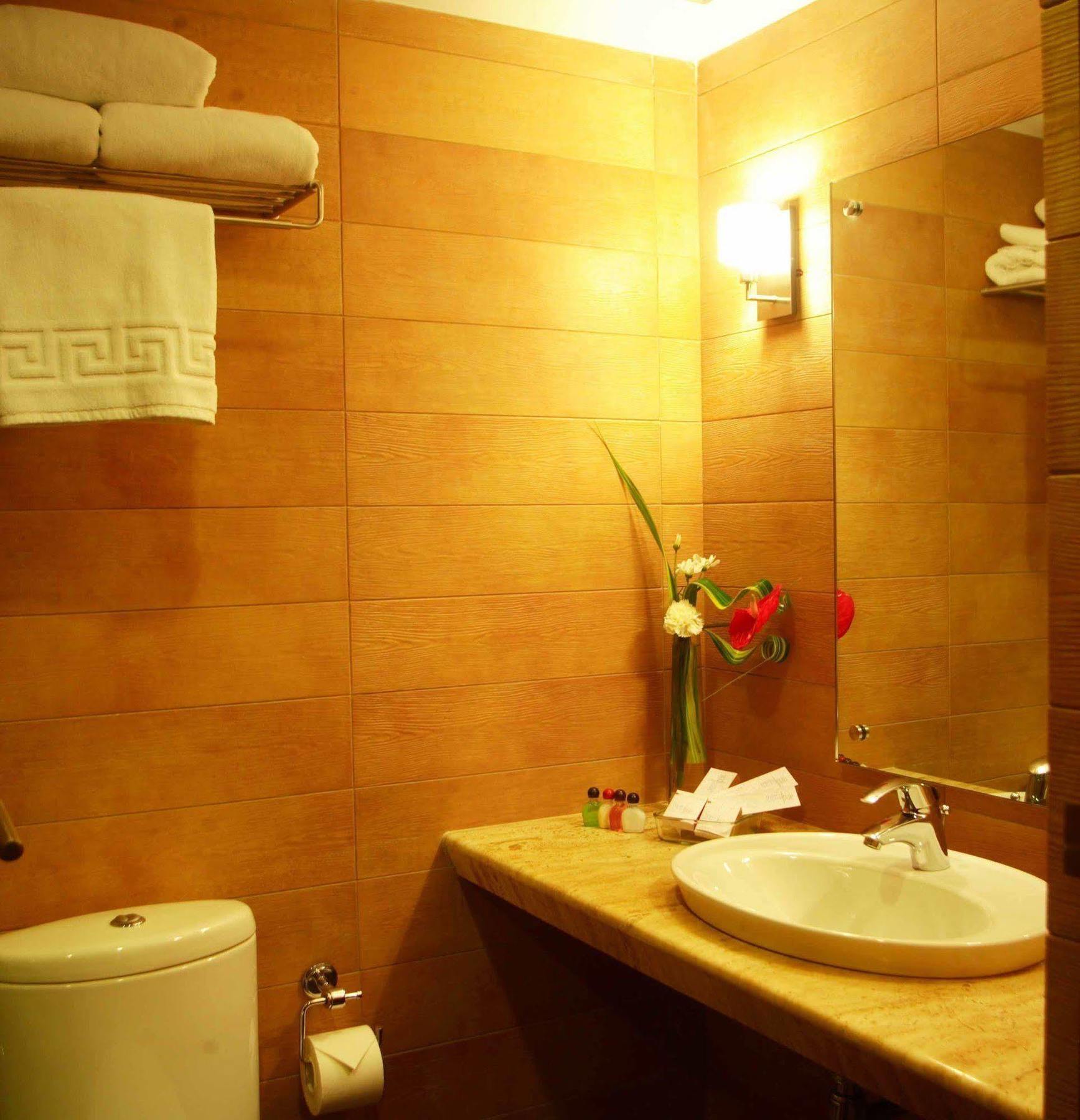 Hotel Metropole Калькутта Экстерьер фото