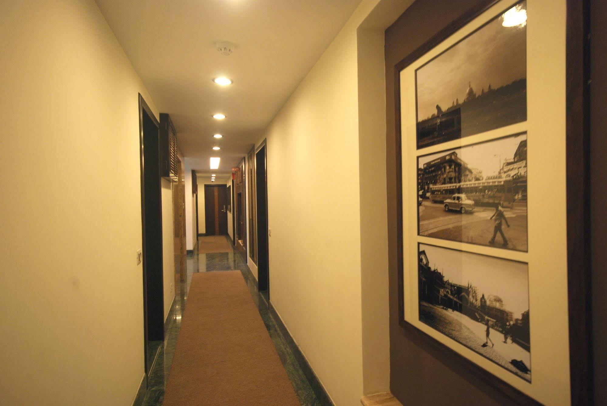 Hotel Metropole Калькутта Экстерьер фото