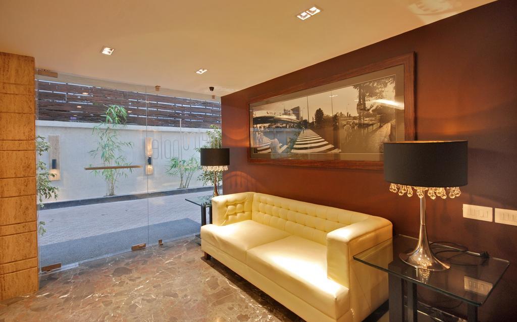 Hotel Metropole Калькутта Экстерьер фото